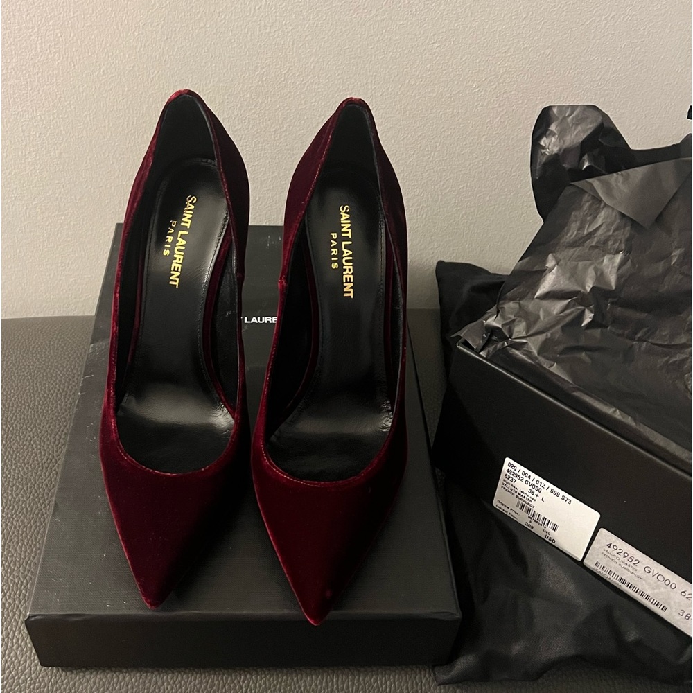 BNWT SAINT LAURENT VELVET PUMPS